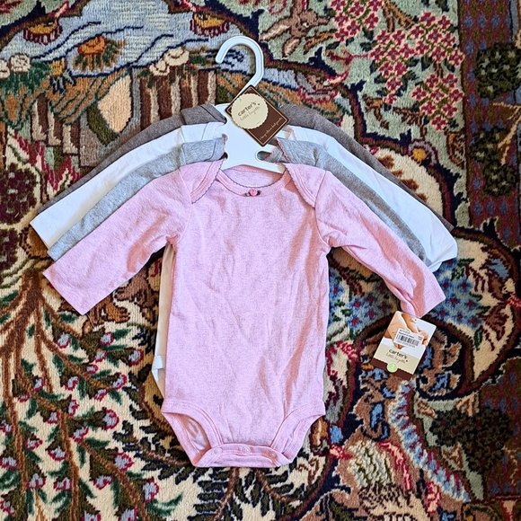 Carter's 4 Piece Layette Set Size 3 Months - Picture 1 of 2